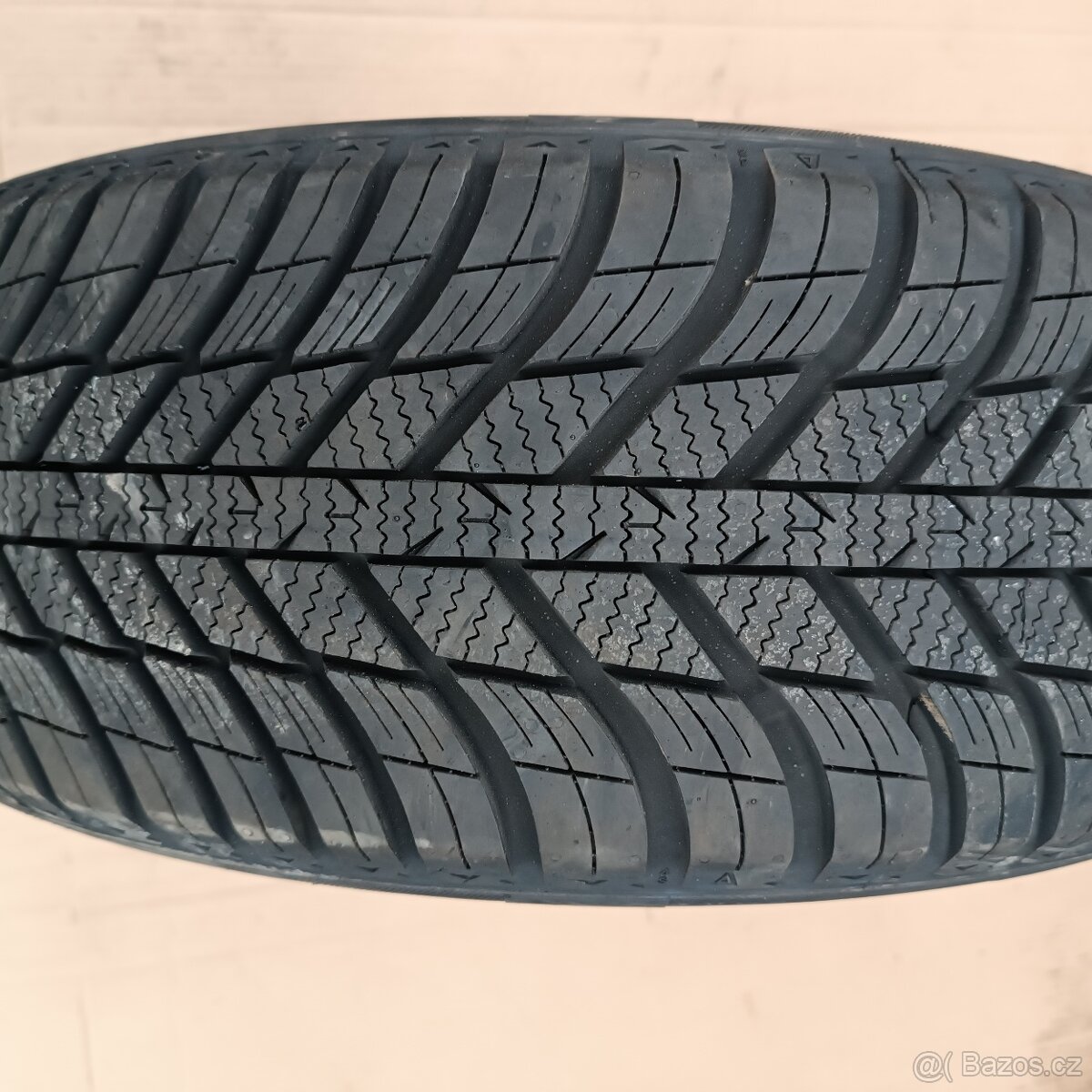 pneu 195/55R16, ráfky Ford, Renault, dojezdovka