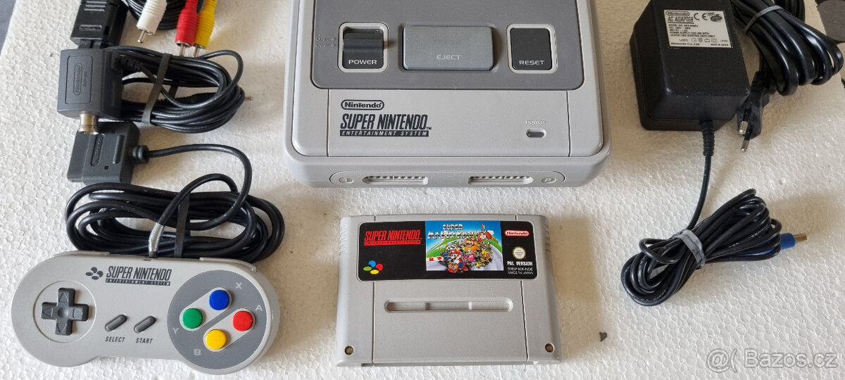 SUPER NINTENDO SNES 1993 +HRA MARIO KART (DOMLUVOU JINÁ HRA)