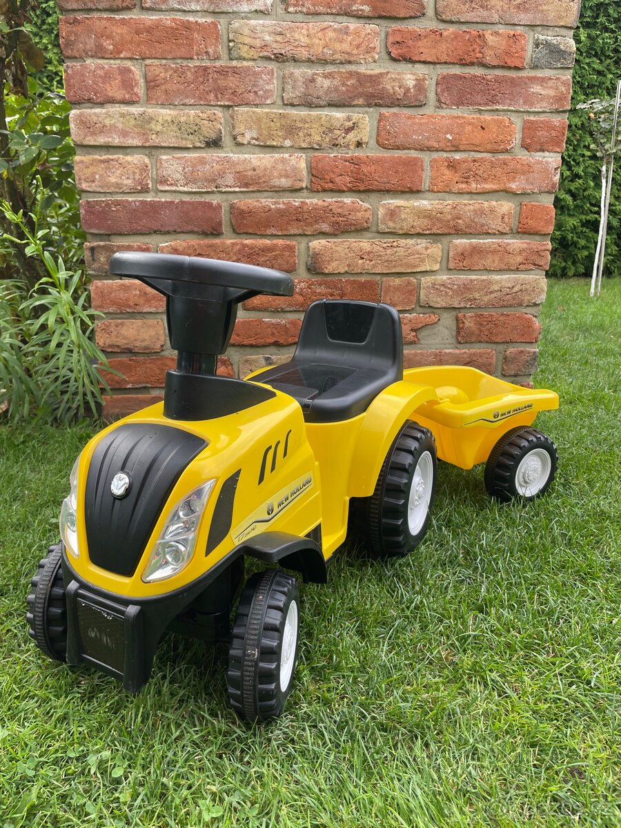 Dětské odrážedlo traktor
