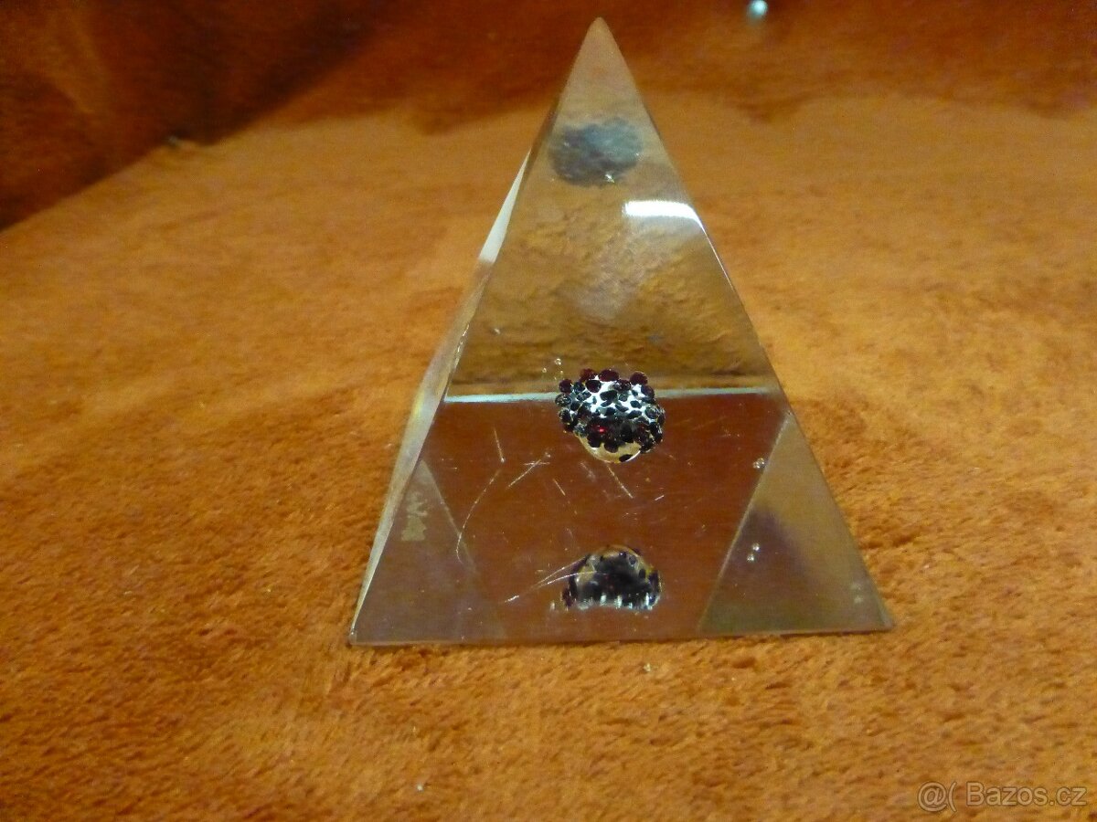 skleněné těžítko