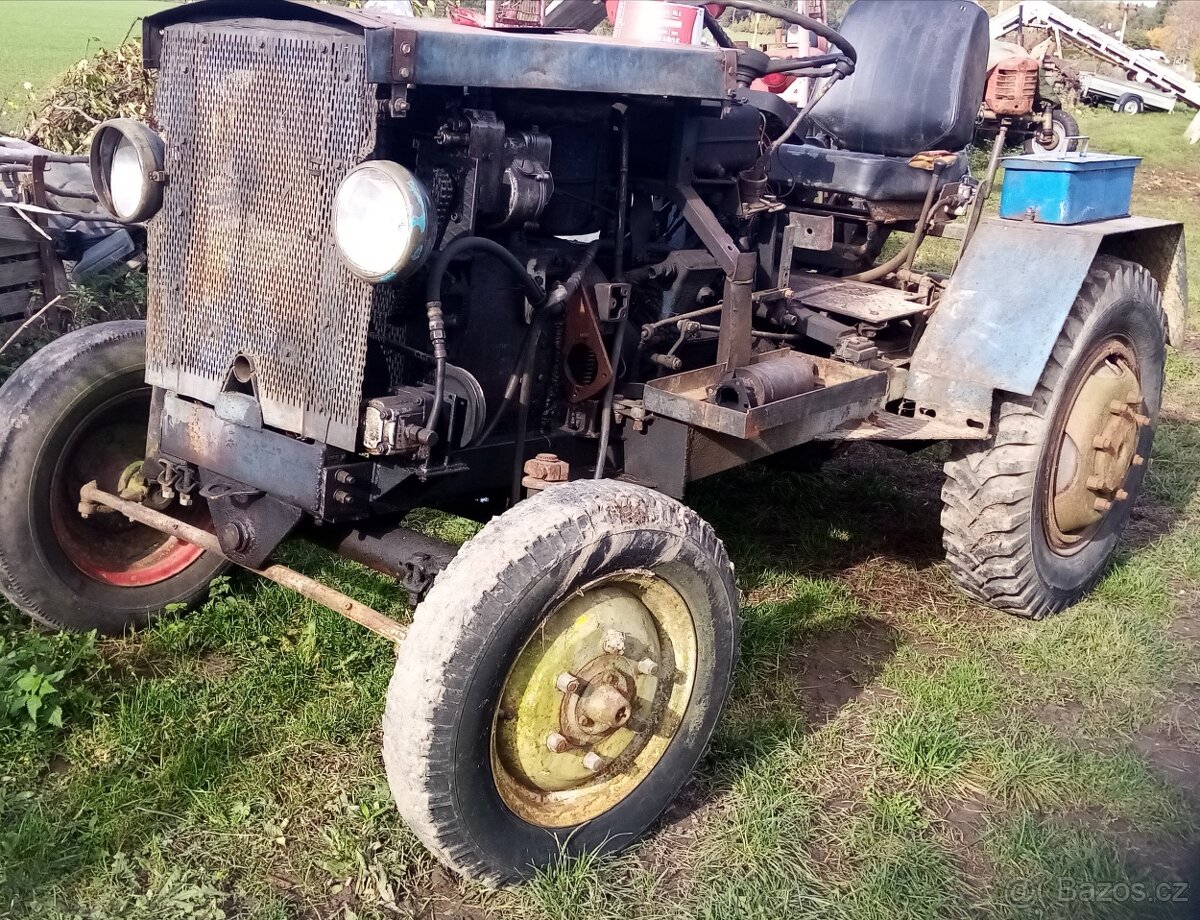 Traktůrek domaděl