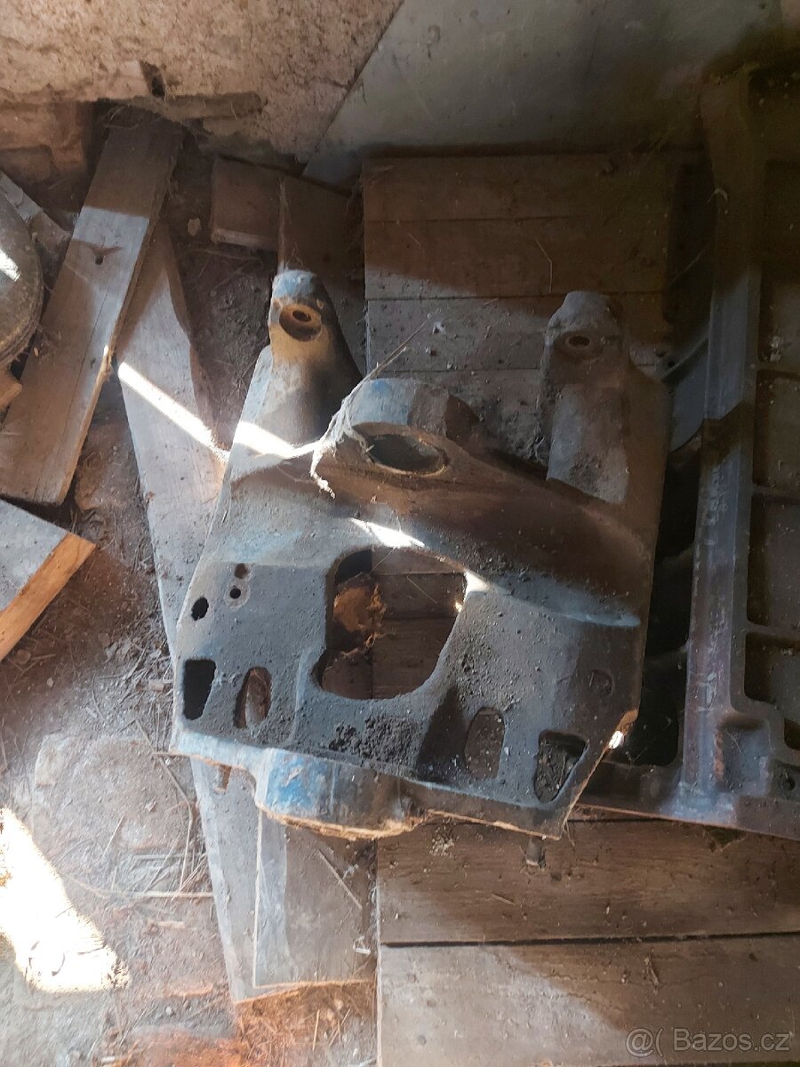 Konzole přední nápravy zetor