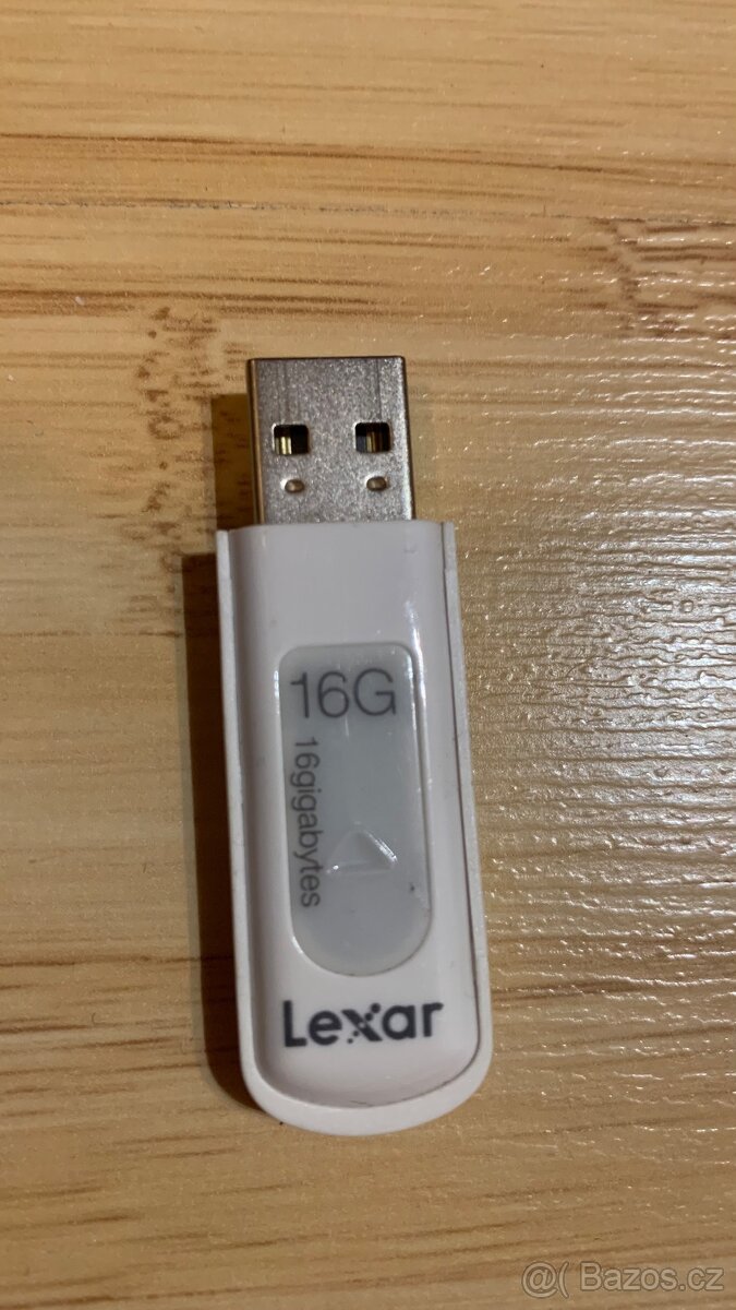 USB flash disk Lexar 16 GB bez krytky