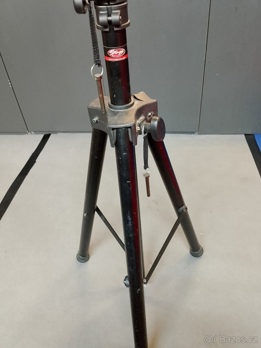 Stojan na reproduktor