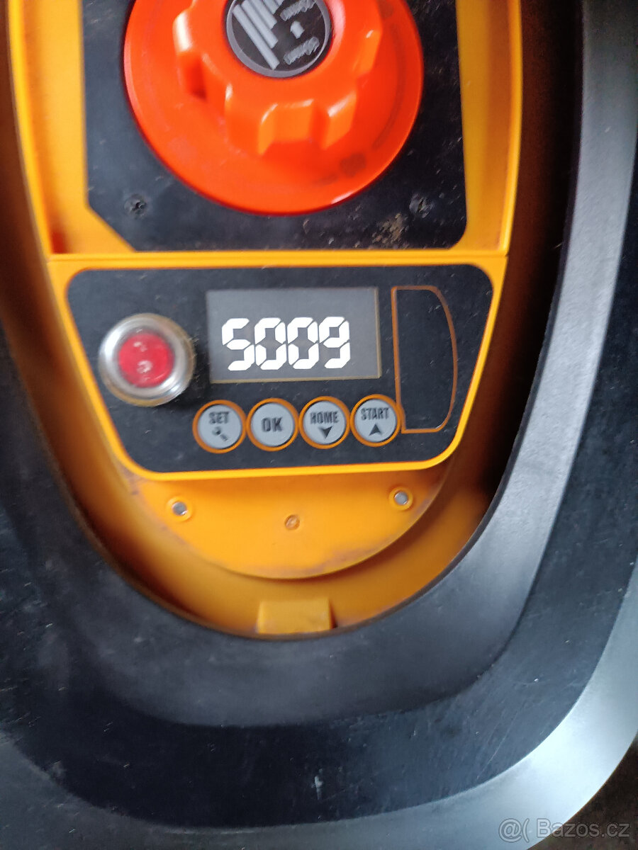 Robotická sekačka Rivall RRM 800