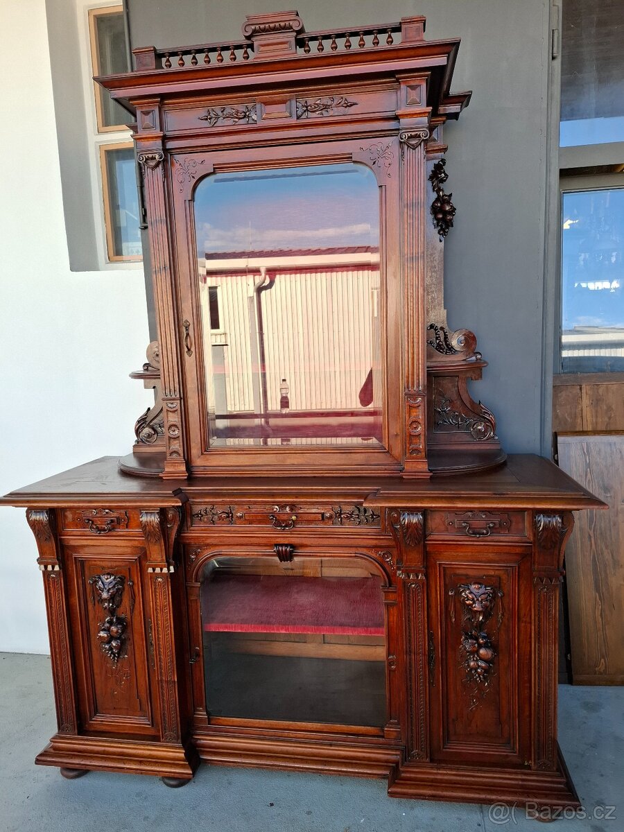 Starožitný francouzský příborník 1900