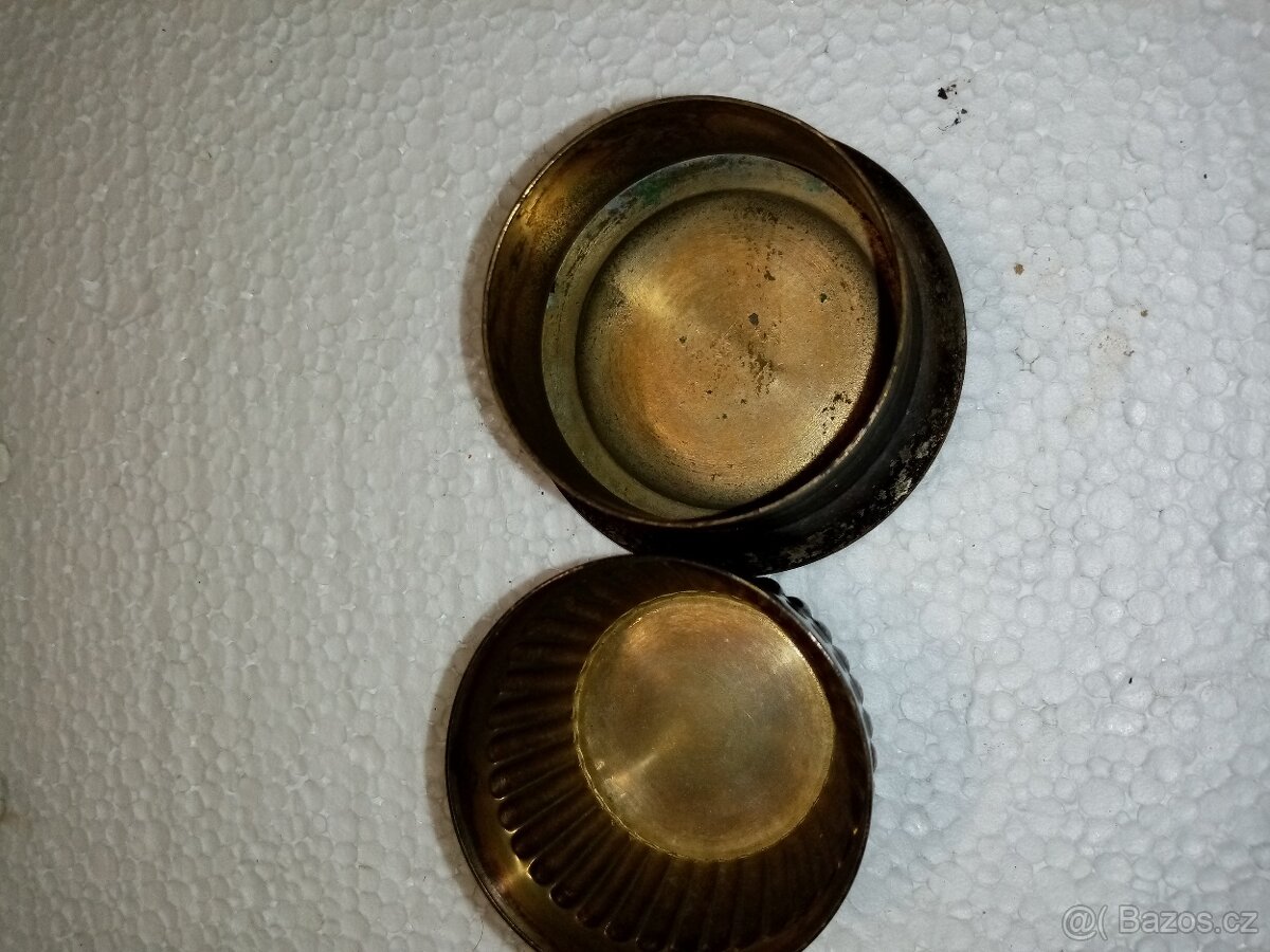 Dóza na tabák? značená