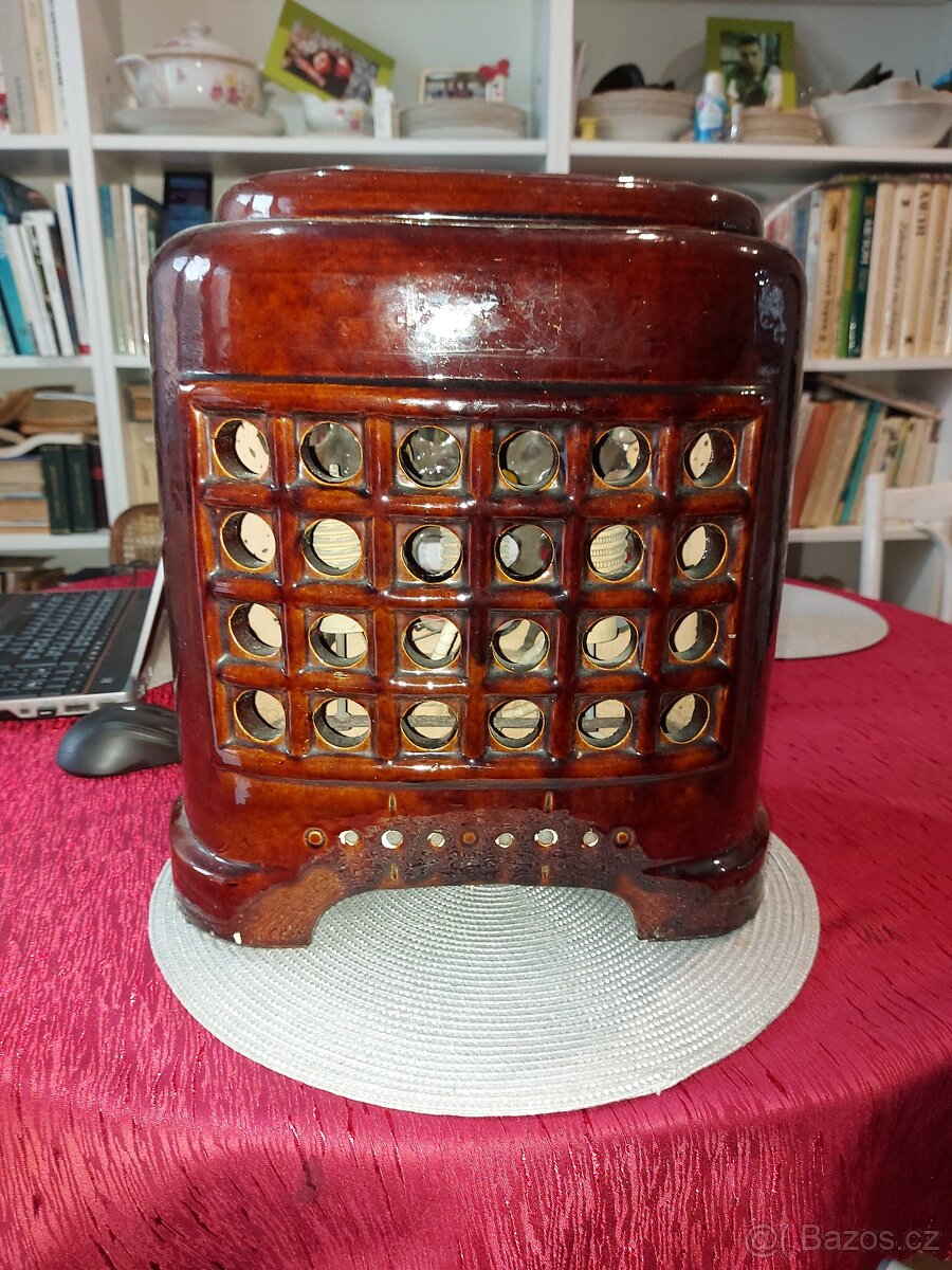 Starožitný, glazovaný, keramický ohrievač