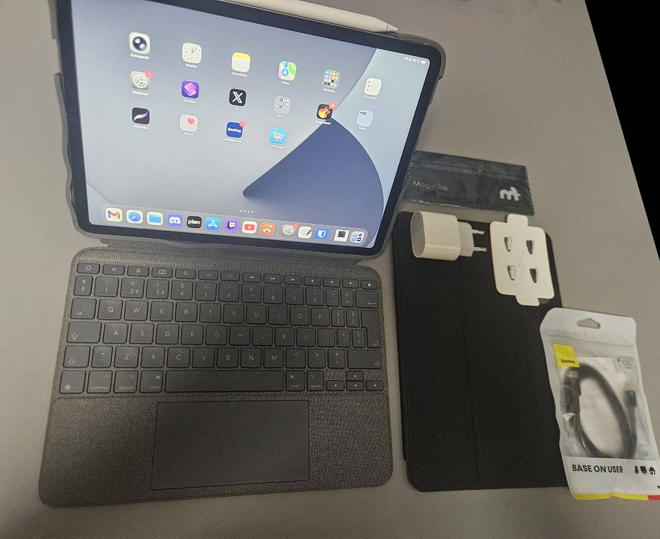 iPad Pro 11" (M1, 2021) 128GB + Apple Pencil 2 a další přís