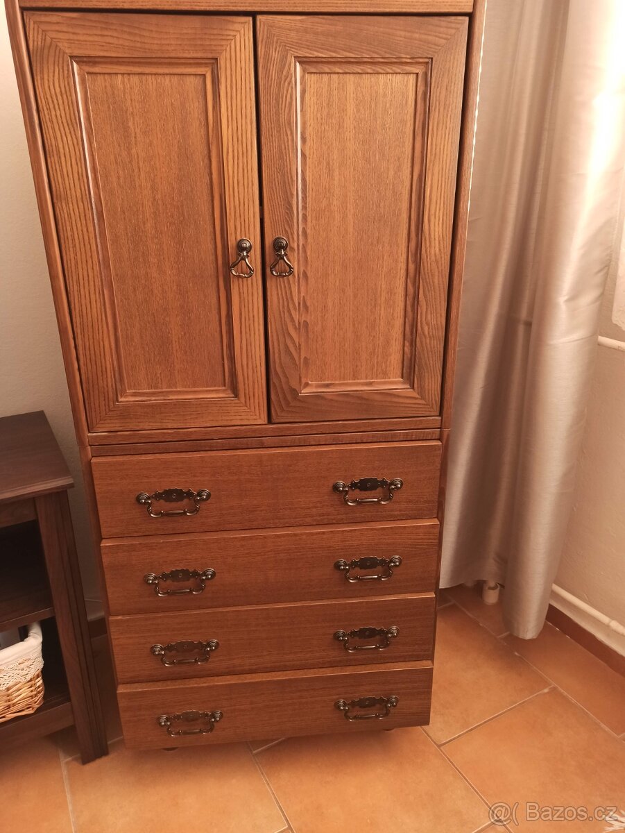 Rustikální komoda