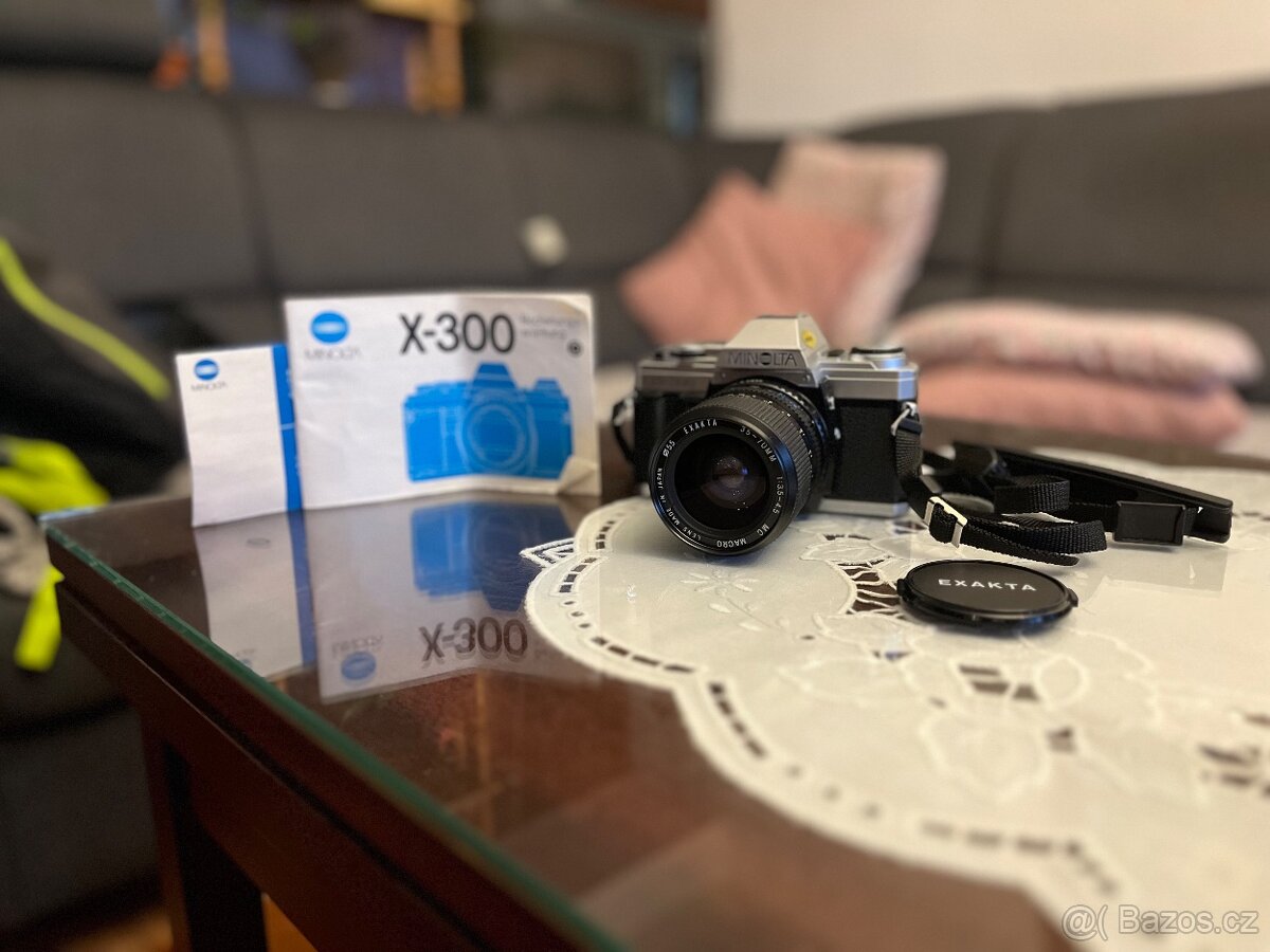 Minolta X-300 + Exakta 35-70mm f3.5-4.5