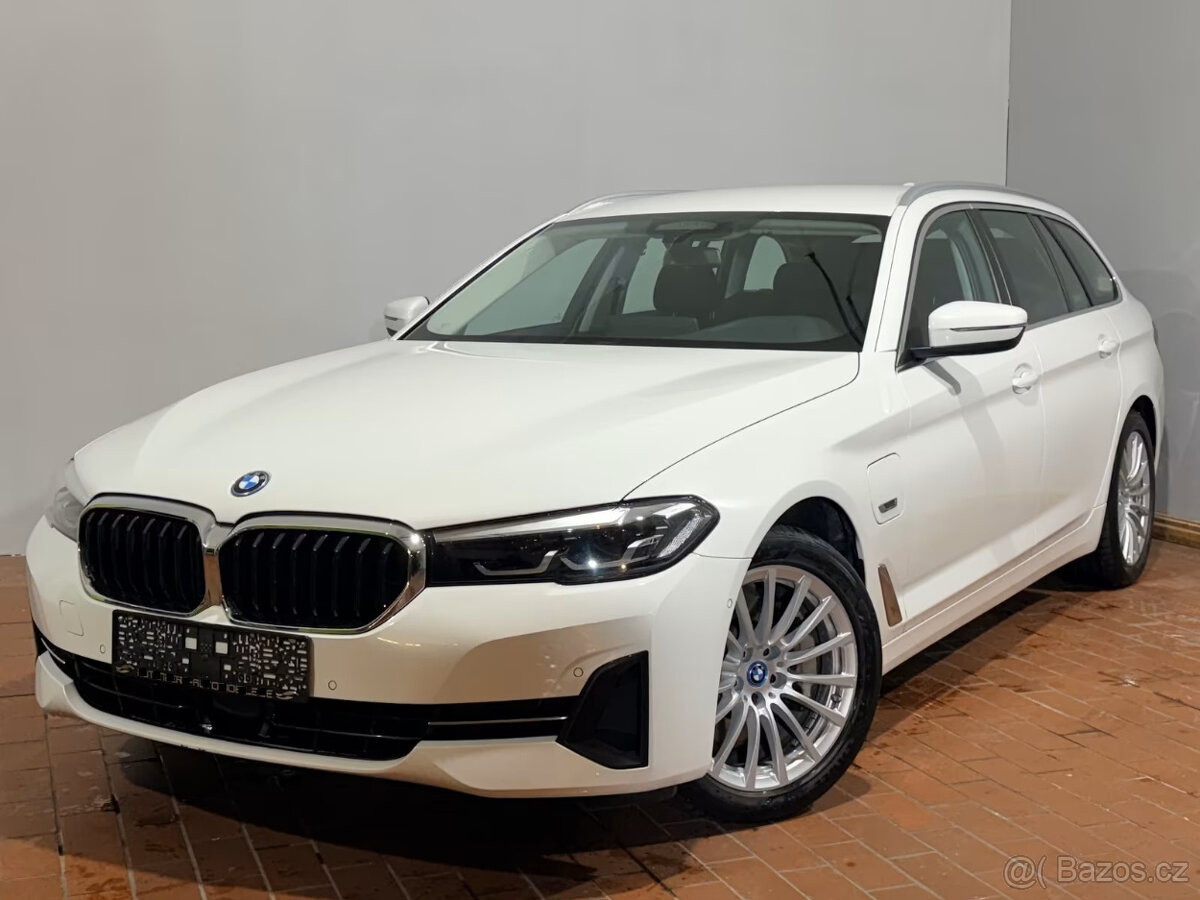 BMW 530e xDrive kombi - navi,LED,temp,vyh.sed.park.s,292 PS