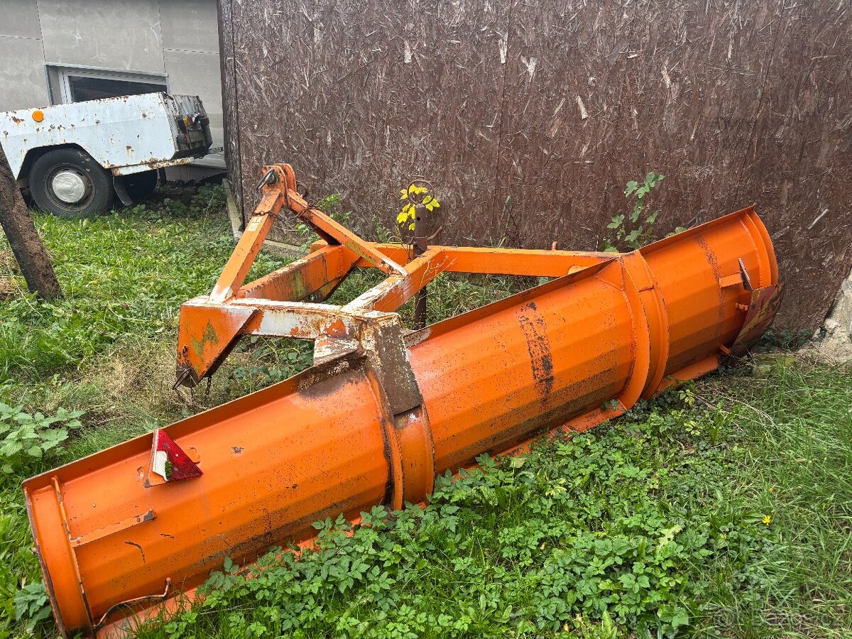 Zadní traktorová radlice 3 m