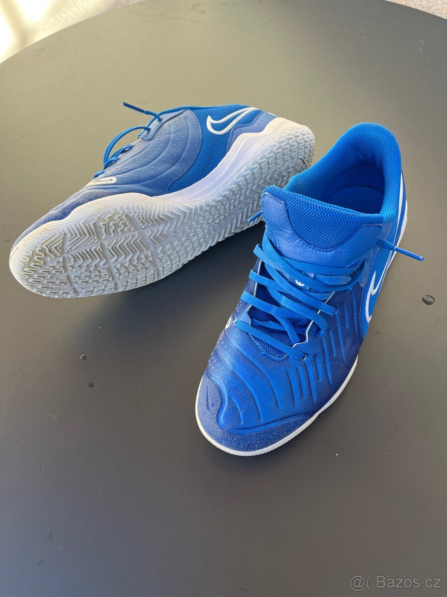 Prodám sálovky Nike