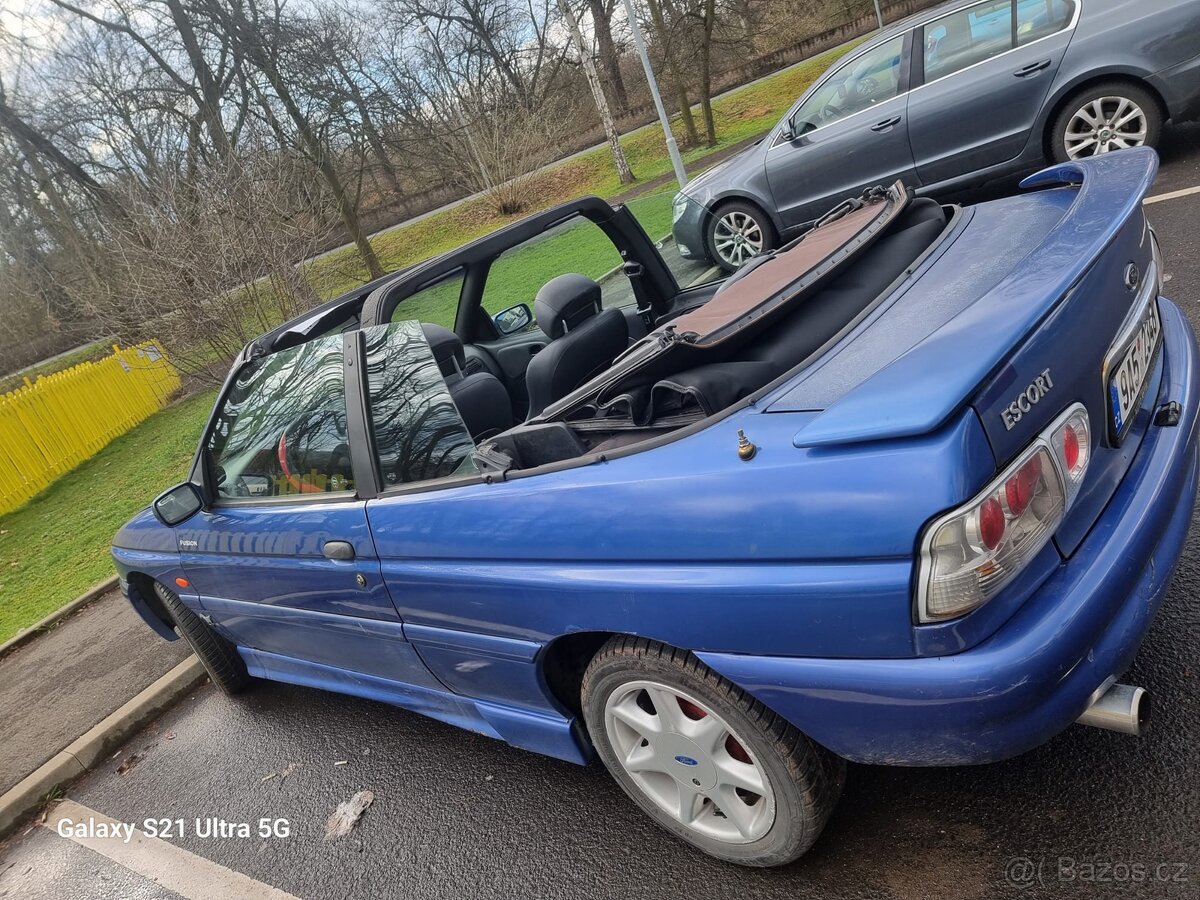 Ford Escort Cabrio 1.8 benzín