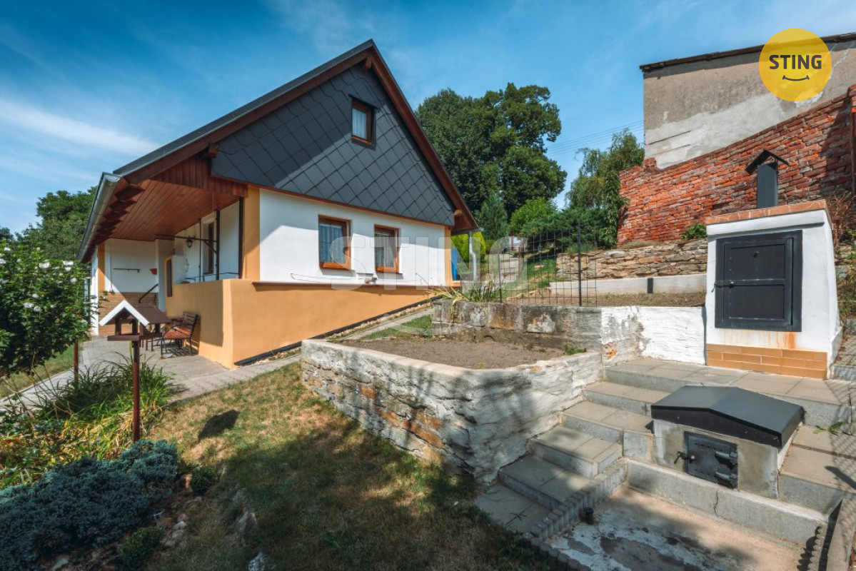 Prodej modernizovaného domu v Častolovicích, 130550