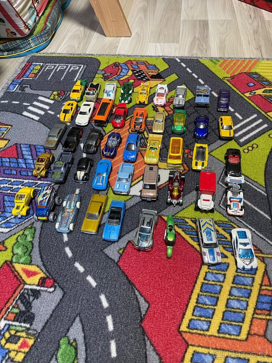 Autíčka Hot Wheels