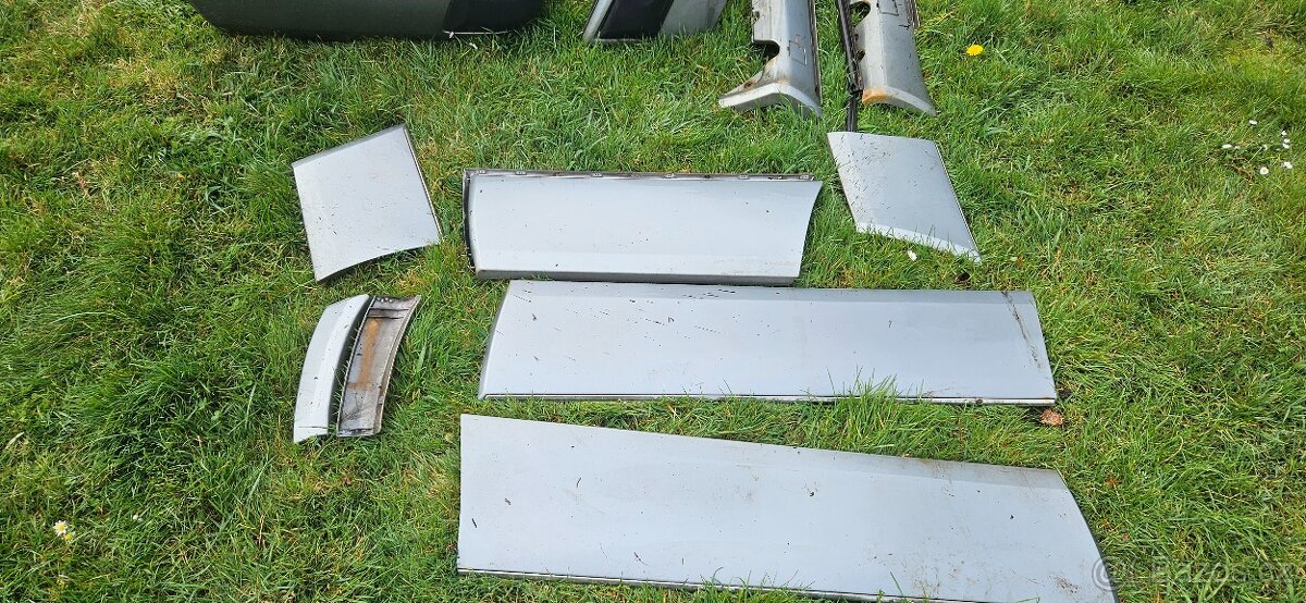 plasty a nárazníky na Mercedes 124 kombi
