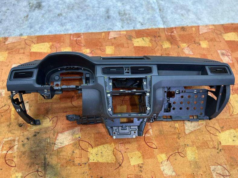 Palubní deska VW Caddy2015-