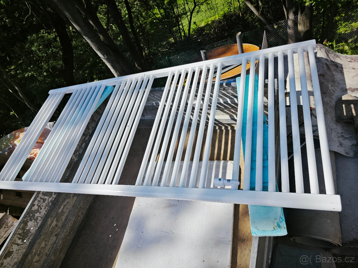Žebřík radiátor s bočním připojením 750x1680mm