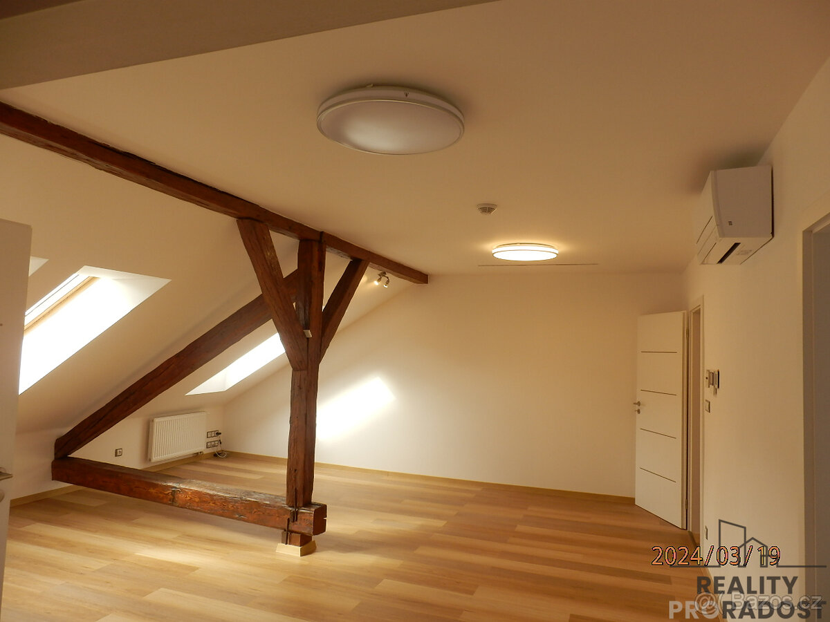 Pronájem bytu 2+kk 76m2 Brno Hybešova