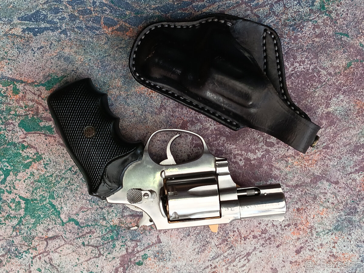 Prodám revolver ROSSI vz.Amadeo R 352