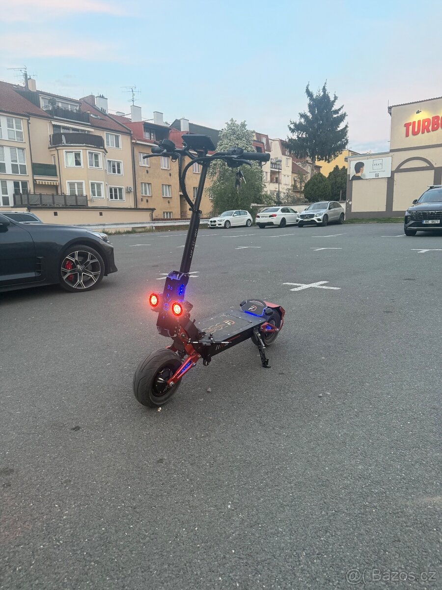 Elektrická koloběžka Obarter D5 NOVÁ (250km nájezd)