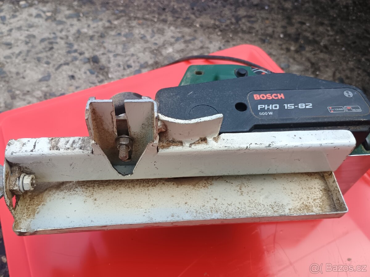 Ruční elektrický hoblík Bosch