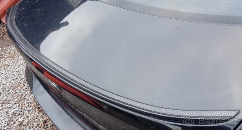BMW e90 - Karbonová odtrová hrana / odtrovka na zadní víko