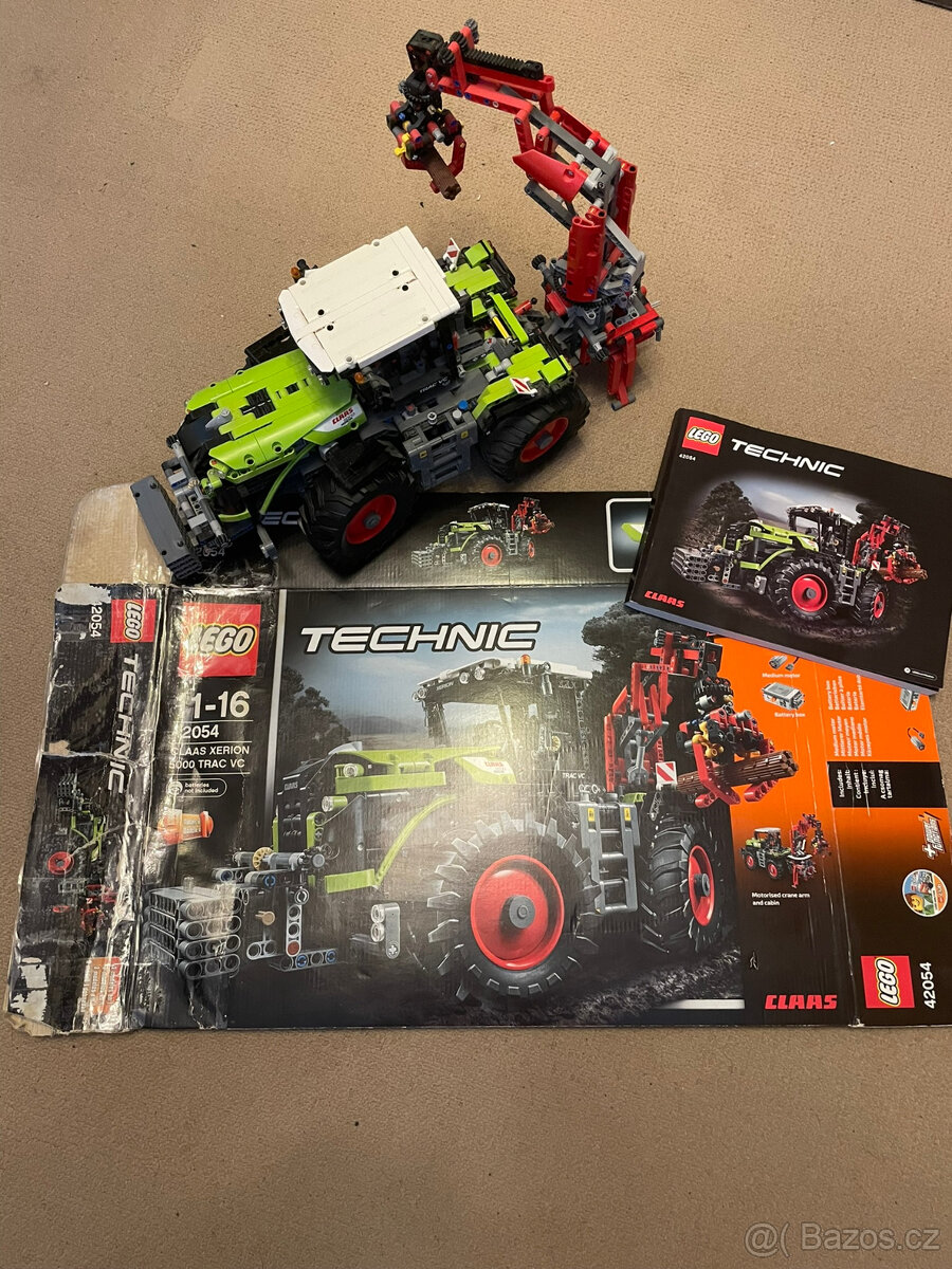 LEGO Technic 42054 traktor Class Xerion 500