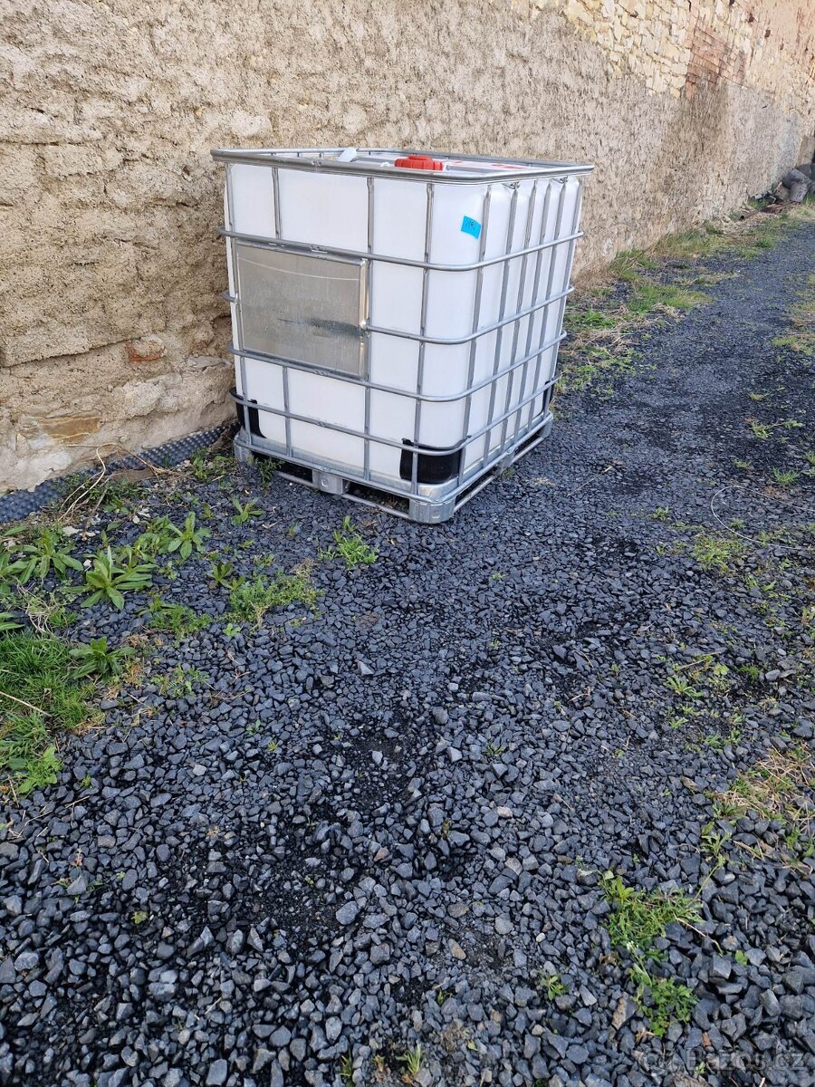 Kubíkovka / Jambo 1000l nádrž