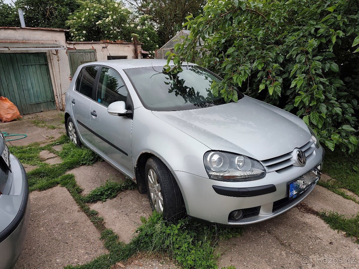 PRODÁM VW GOLF 5 r.v. 2006 motor BKD 2,0 103kw 4motion