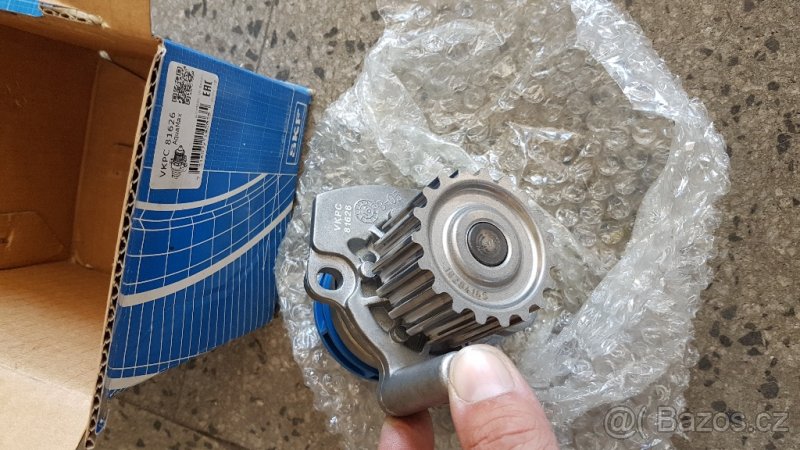 SKF VKPC 81626 VODNI PUMPA 038 121 011 J / B