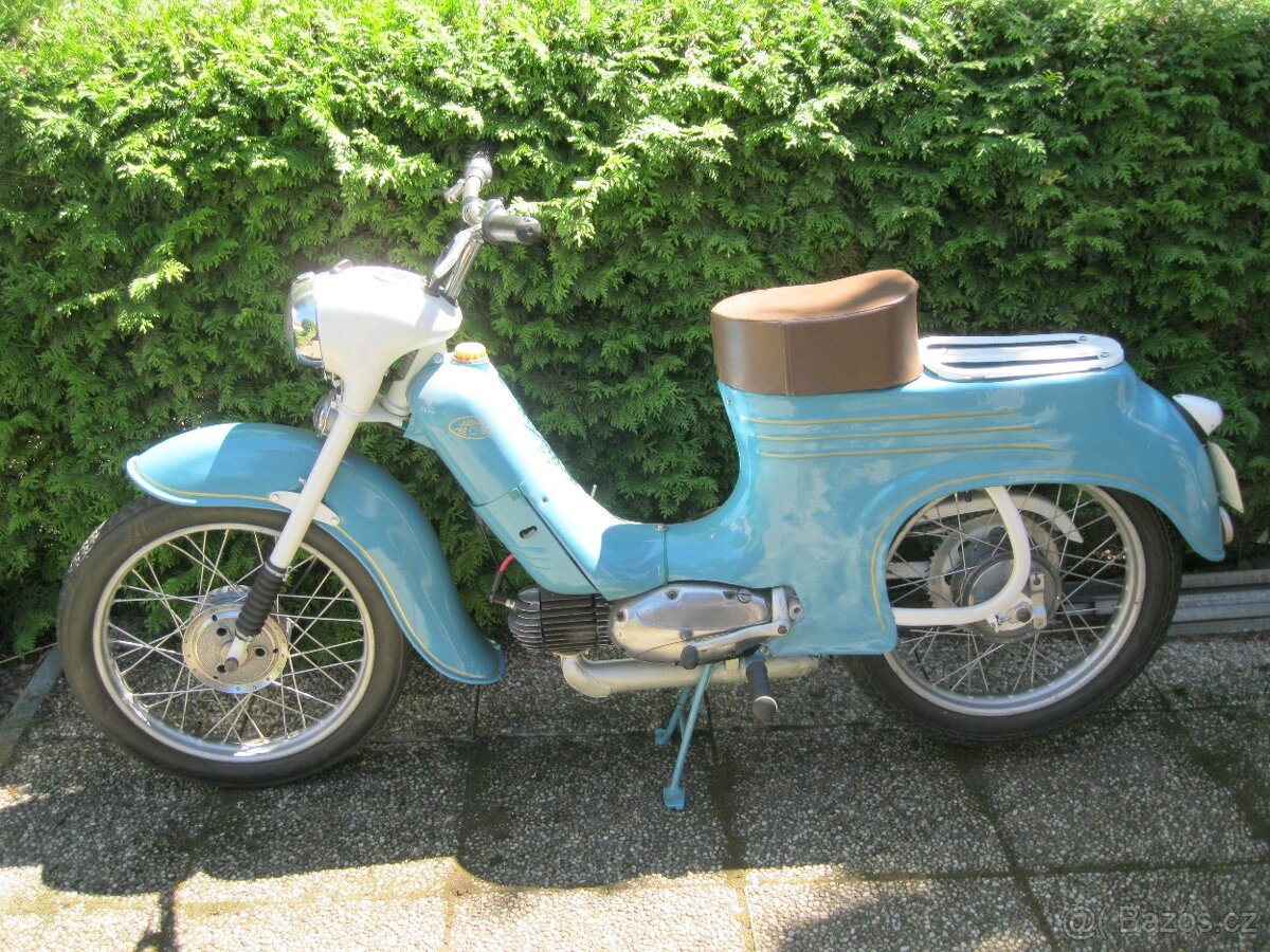 Pionýr JAWA 555