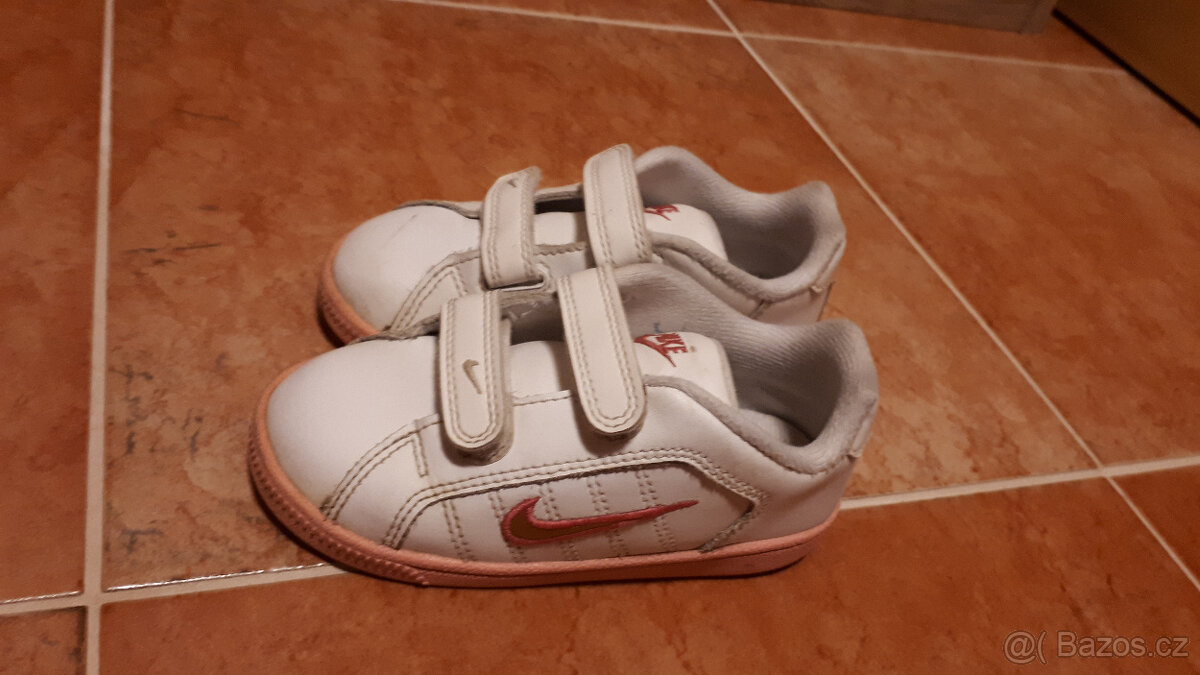 Botasky vel.25 (Nike) a 27 (F and F), vn. stélka 15,2cm+18cm