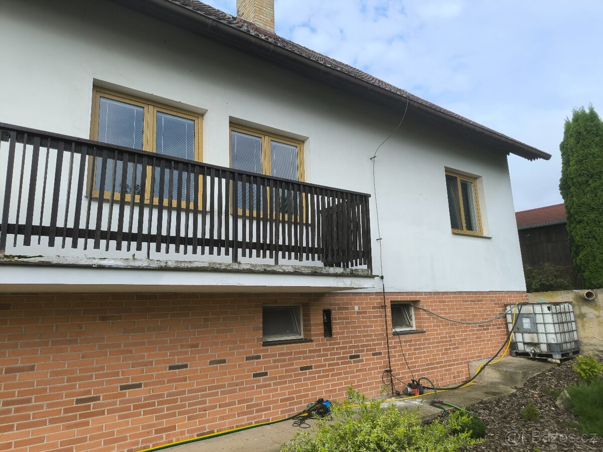 Plastová okna, plastové vchodové dveře, plastové balkónové d