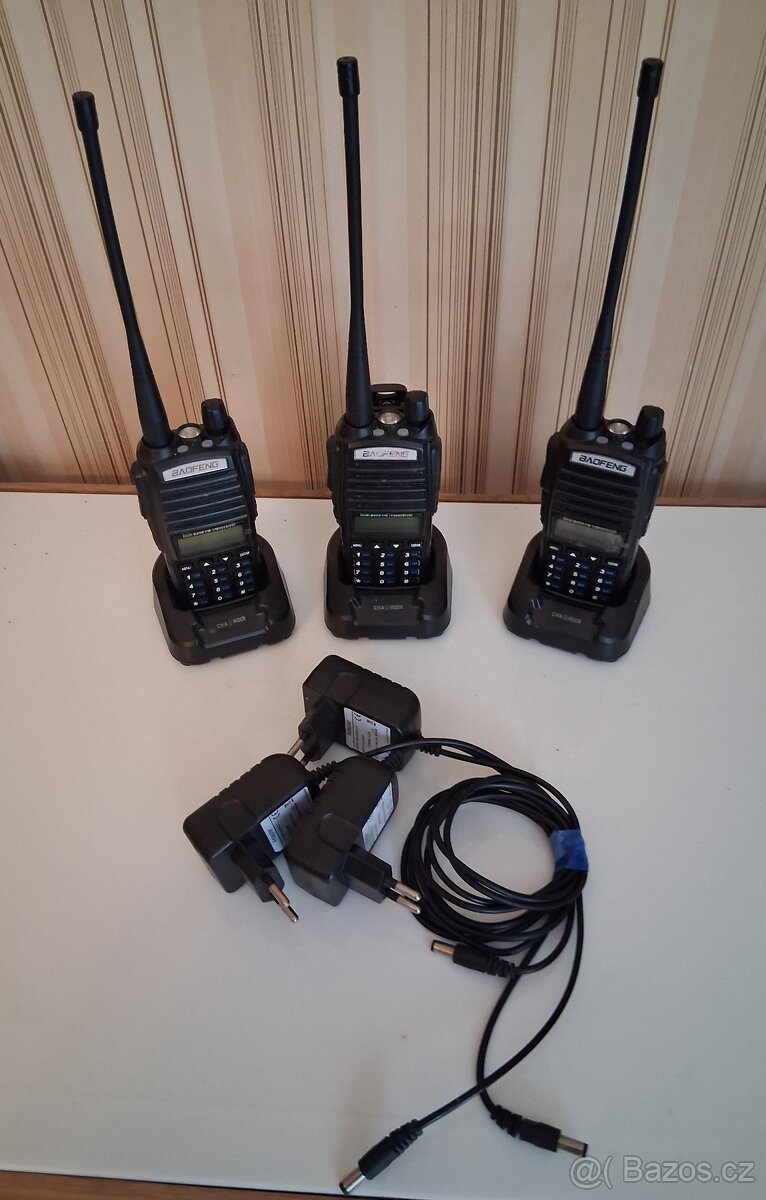 3x radiostanice Baofeng UV-82