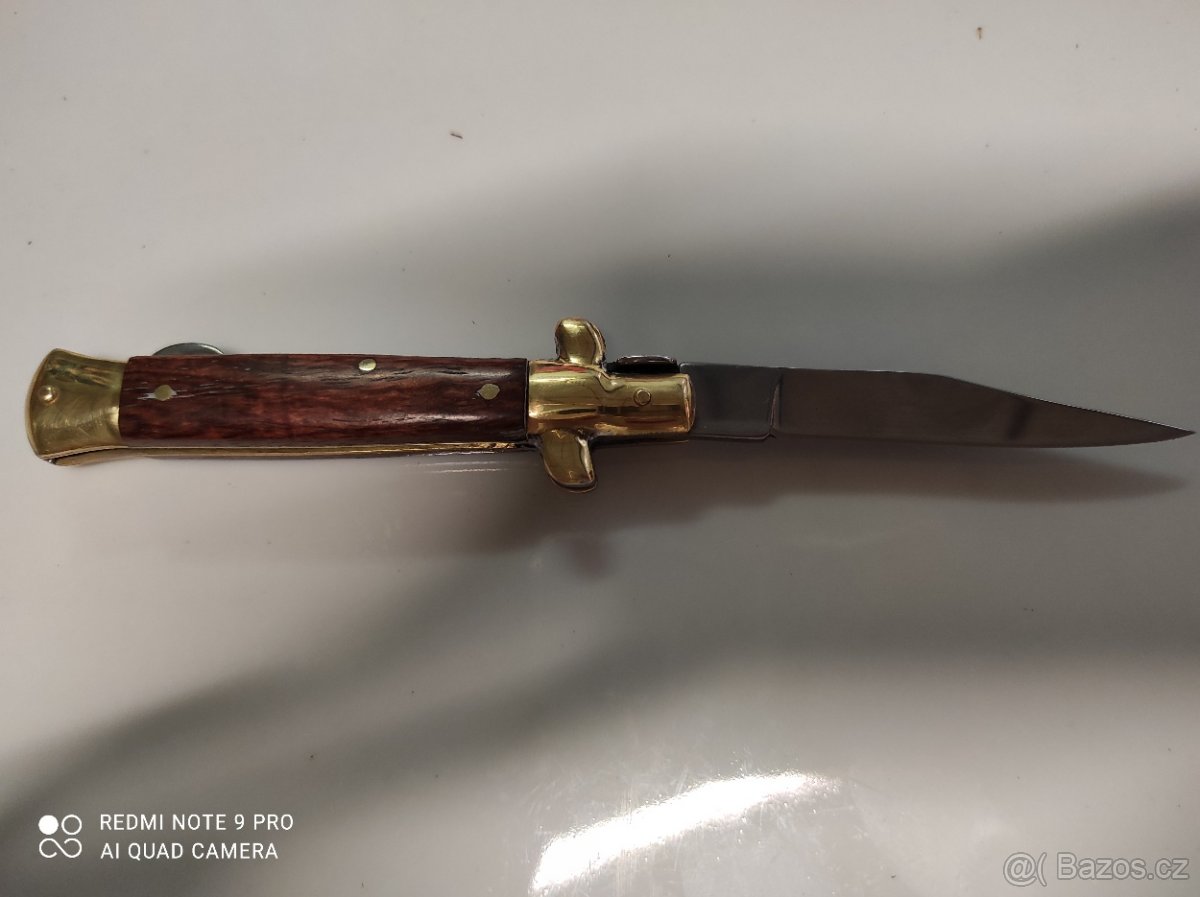 Lovecky nuz zaviraci