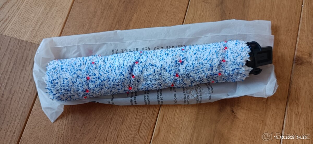 Příslušenství k vysavači/kartáč