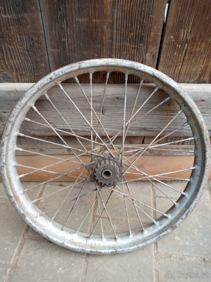 Zadní kolo Jawa Pérák 250,350