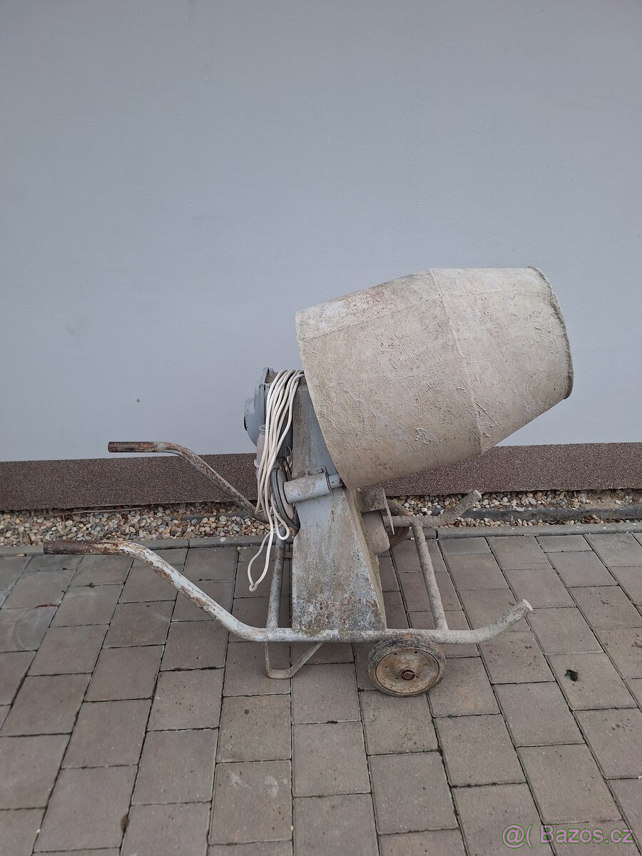 Stavební míchačka