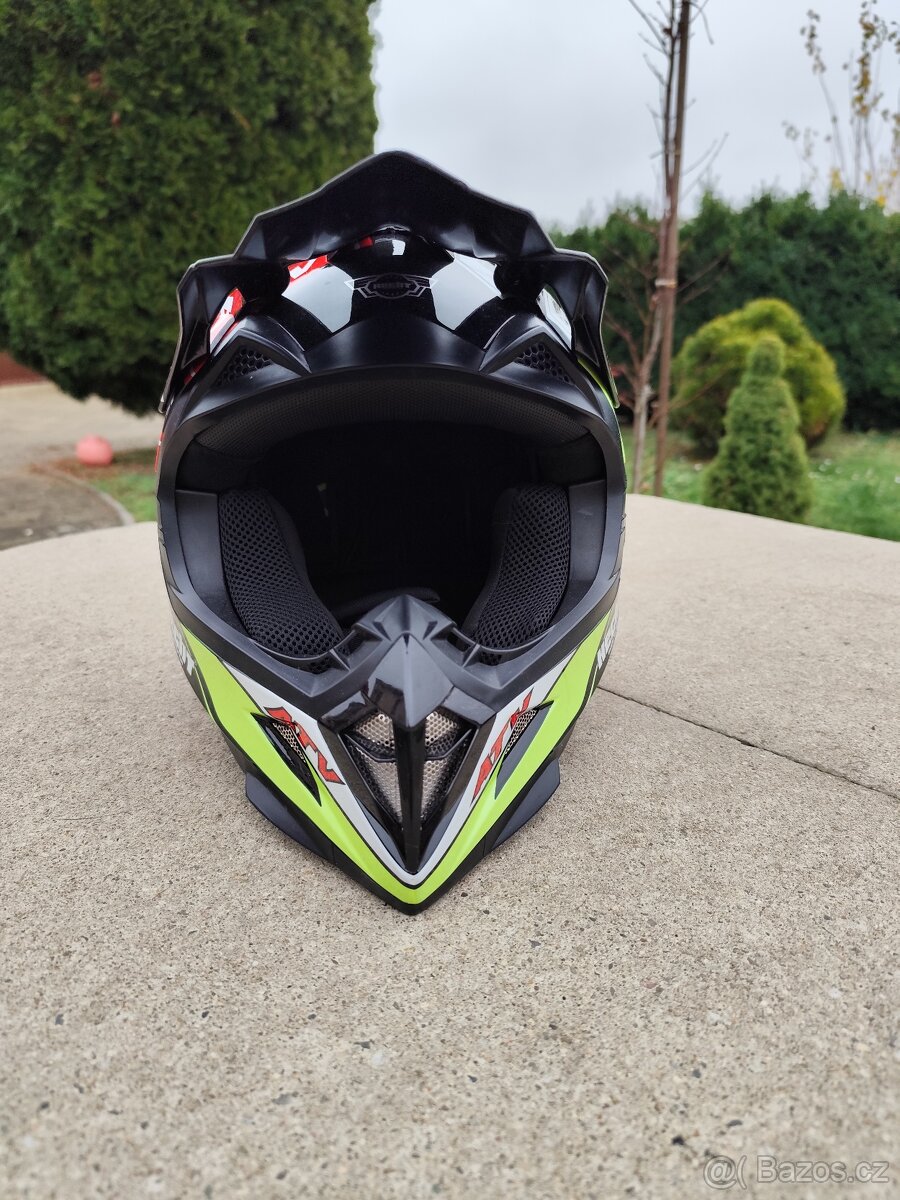 Dětská helma na moto