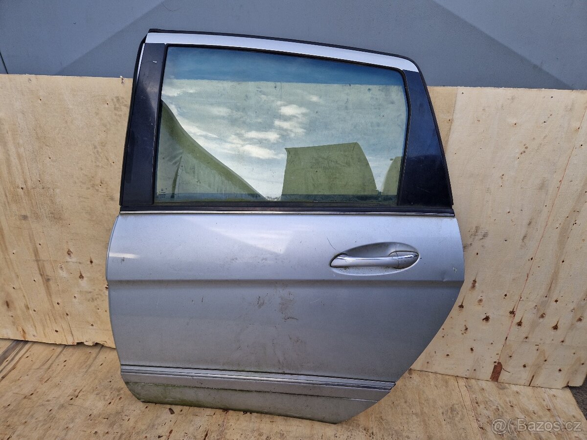 Prodám levé zadní dveře Mercedes B 245, víko kufru