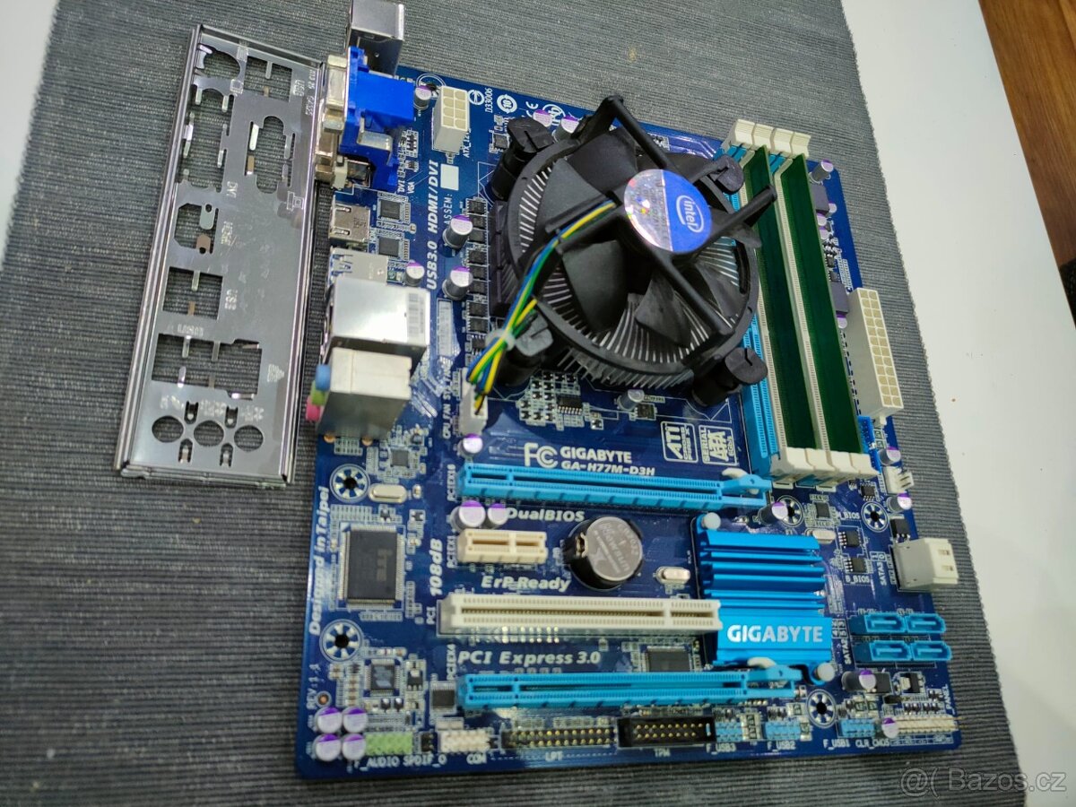 Základní deska motherboard Gigabyte GA-H77M-D3H + i5-3570