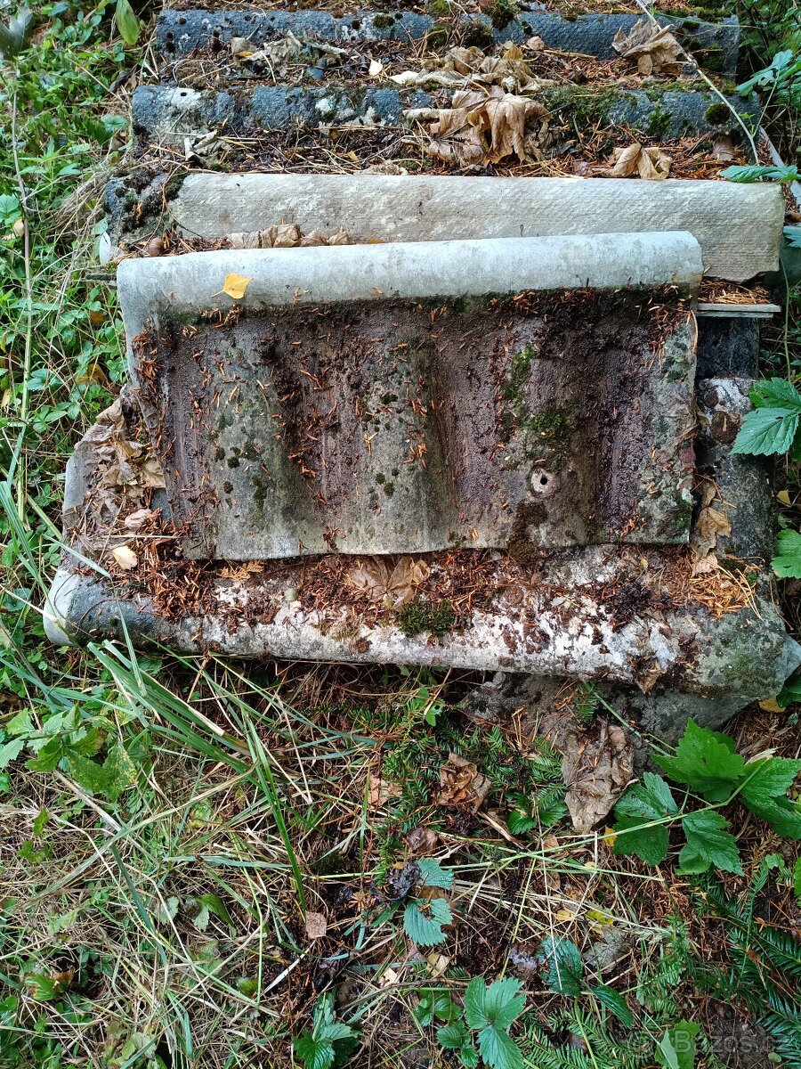 Eternitové hřebenáče