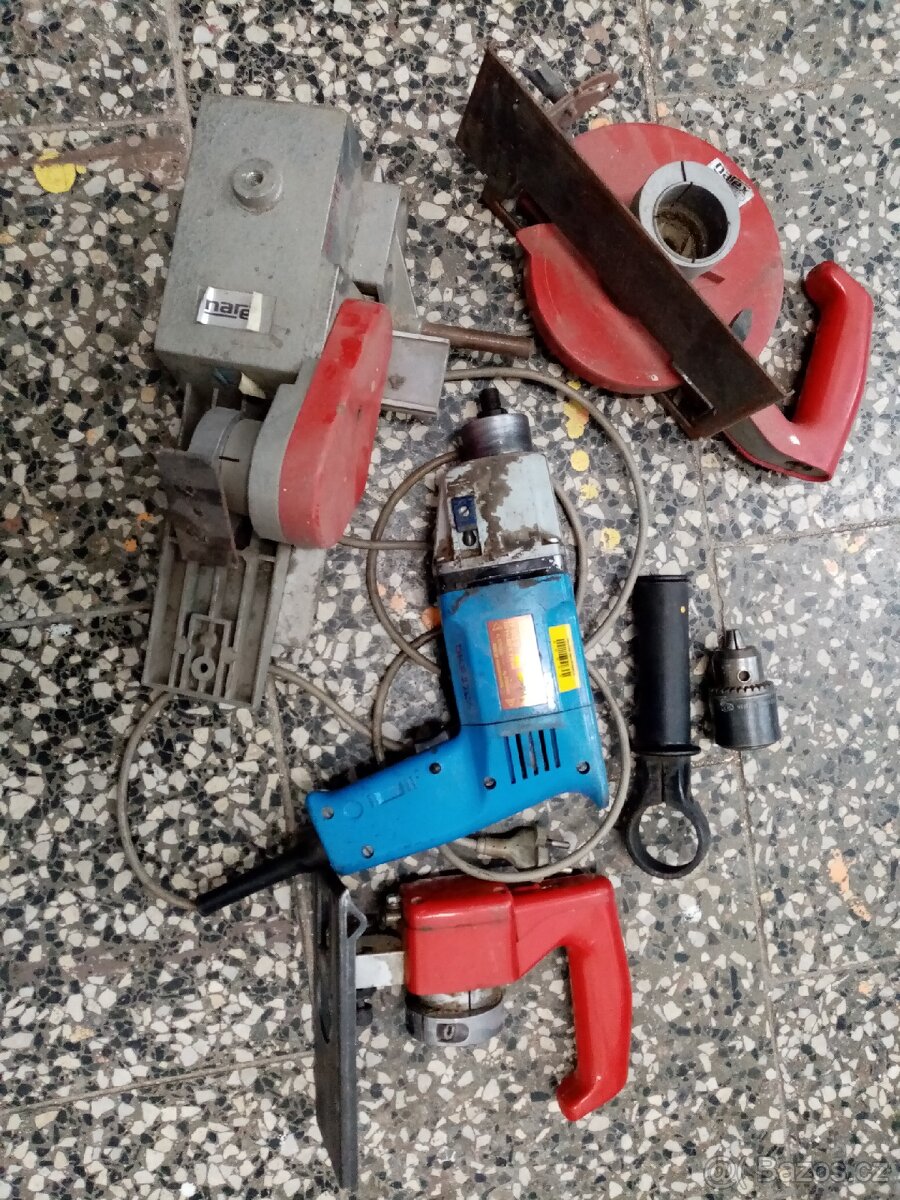 Narex vrtačka s nástavci