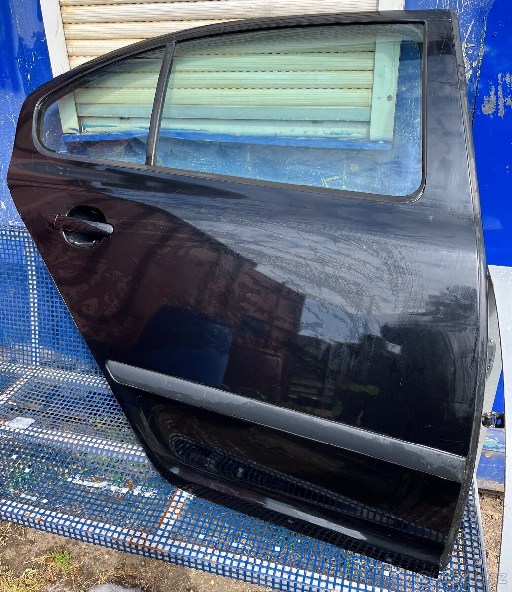 Zadní levé a pravé dveře Škoda Octavia 2