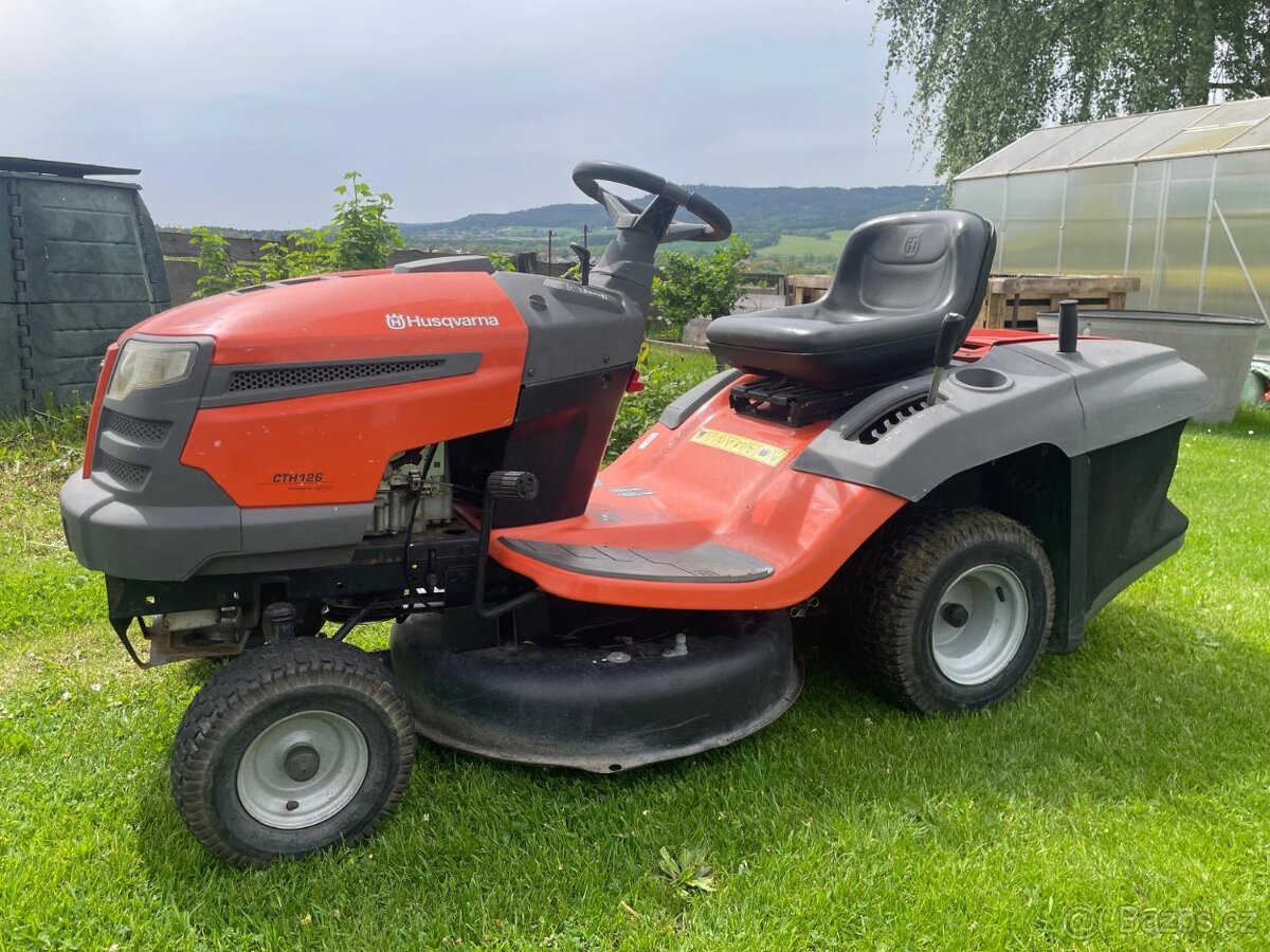 Zahradní traktůrek Husqvarna CTH126