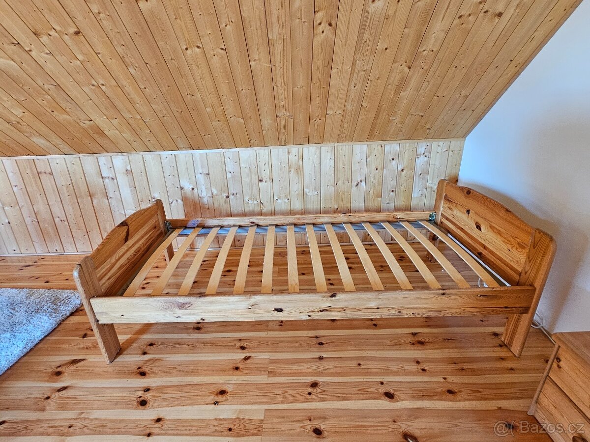 Prodám postel z masivu