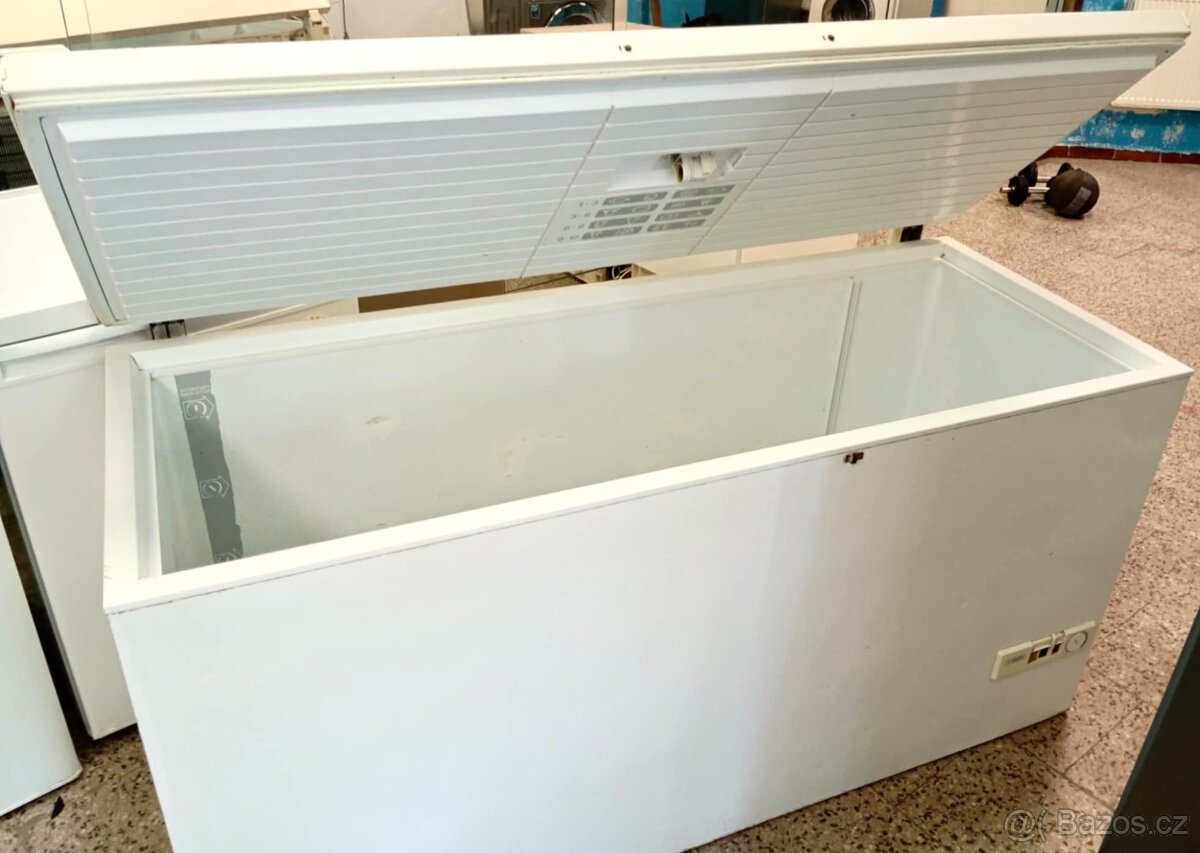 Prodám pultový mrazák, 450 litrů, dovoz, záruka